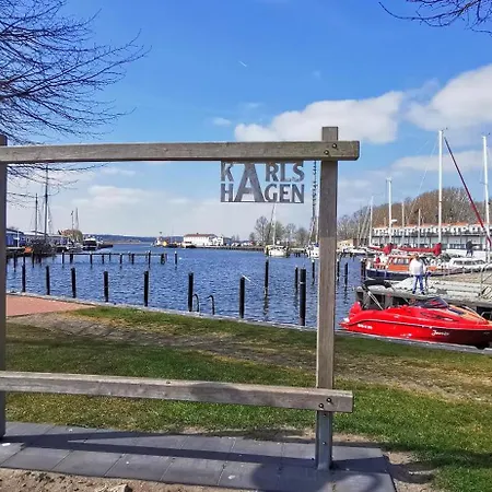 Apartment Sonnensegler Usedom Direkt Am Yachthafen Mit Terrasse Parkplatz Wlan Karlshagen